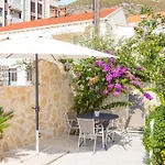 S&l 1 Guest house 3*