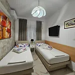 S&l 1 Guest house
